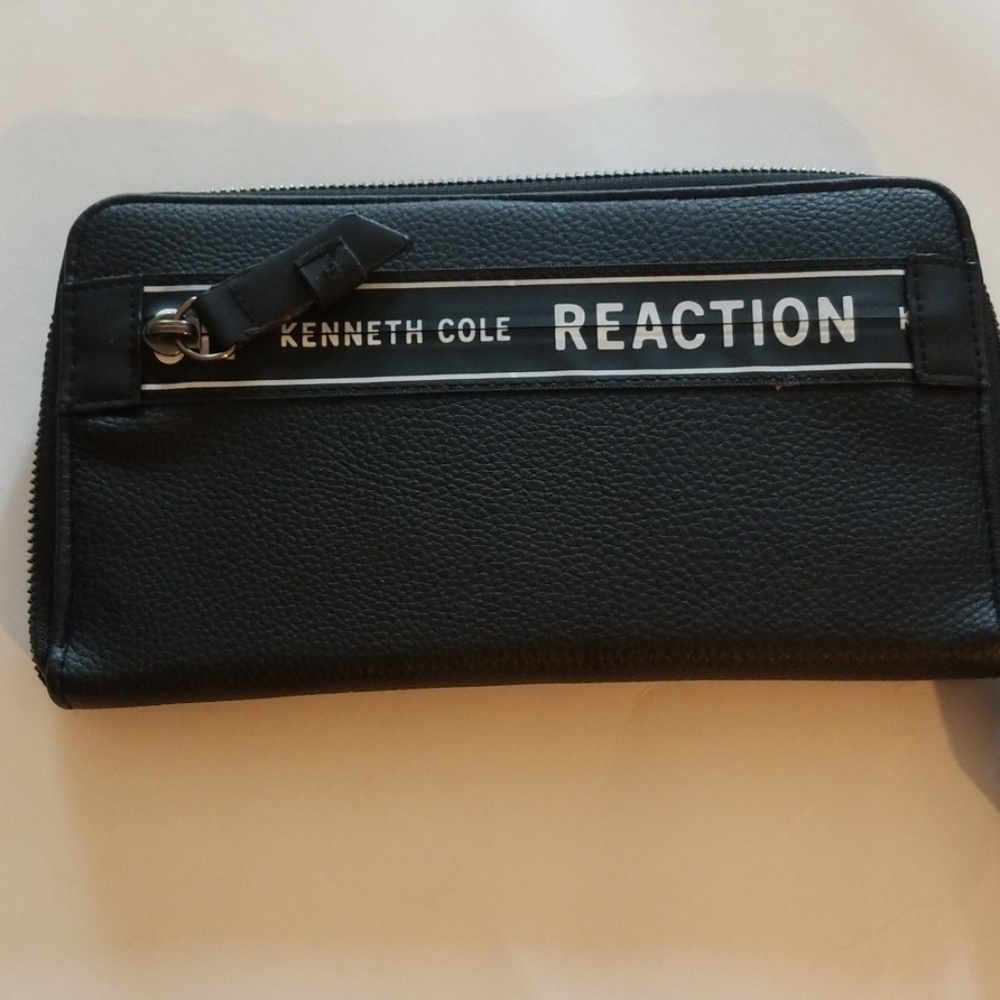 Kenneth Cole reaction wallet black
